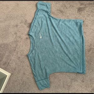 Nike Mid sleeve top